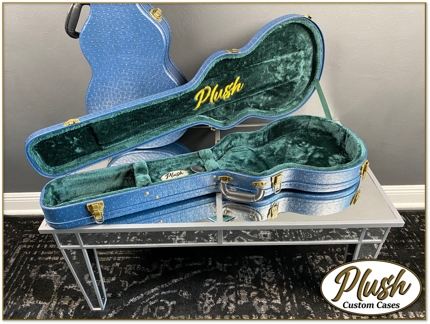 Plush-Paul LP Custom Guitar Case Blue Ostrich with Green Fur