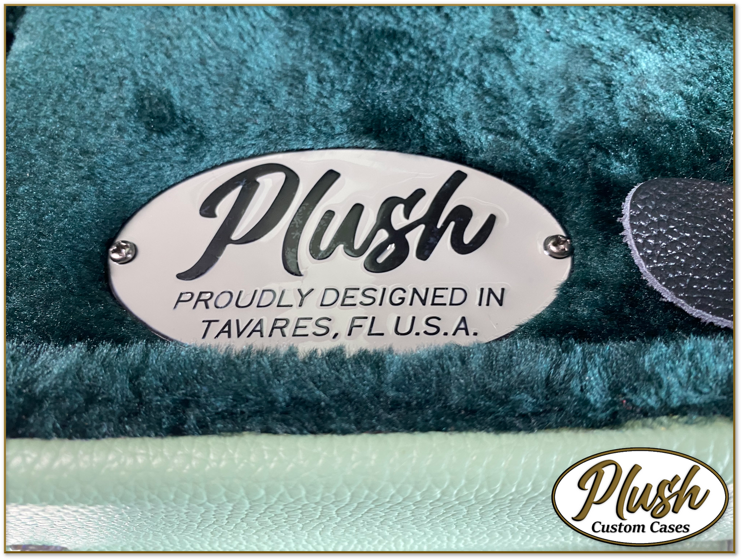 Plush-Paul LP Custom Guitar Case Seafoam Green Tolex with Green Fur