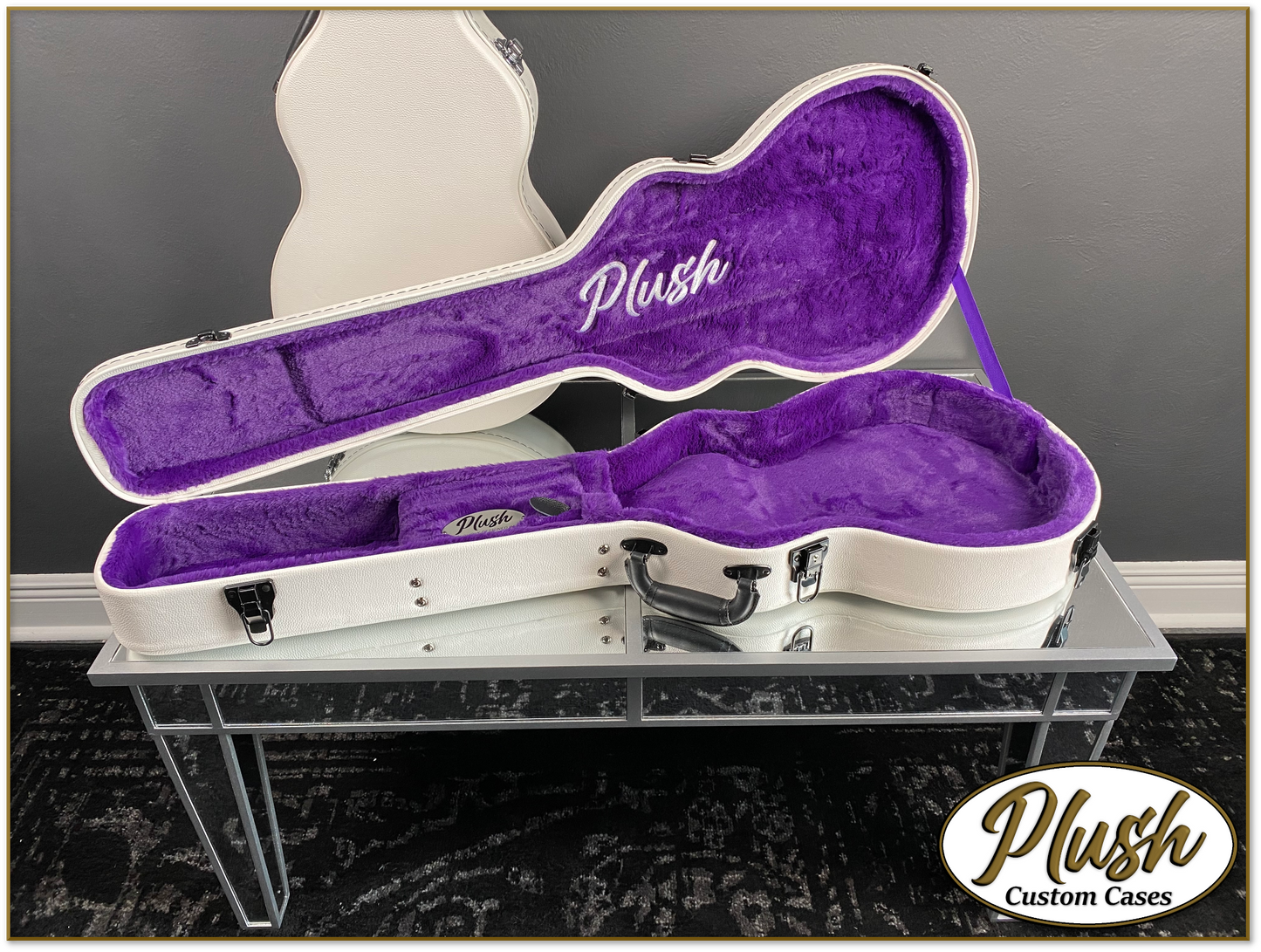 Plush-Paul LP Custom Guitar Case White Tolex with Purple Fur