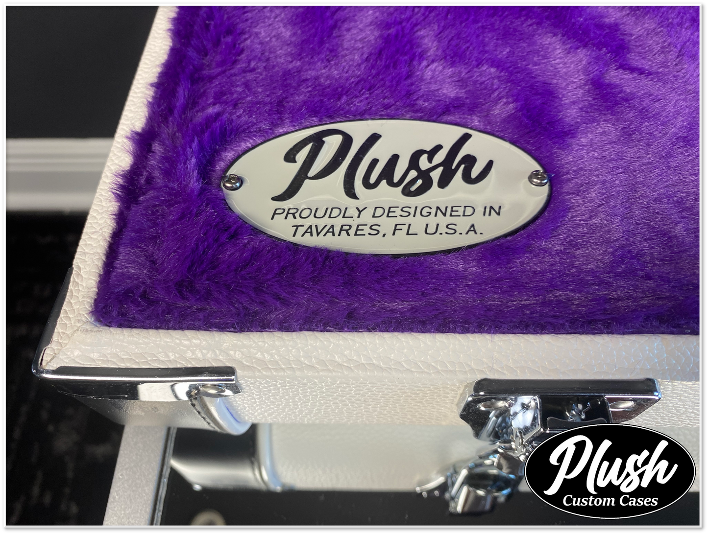 PlushMaster Jazz/Offset Custom Guitar Case White Tolex with Purple Fur