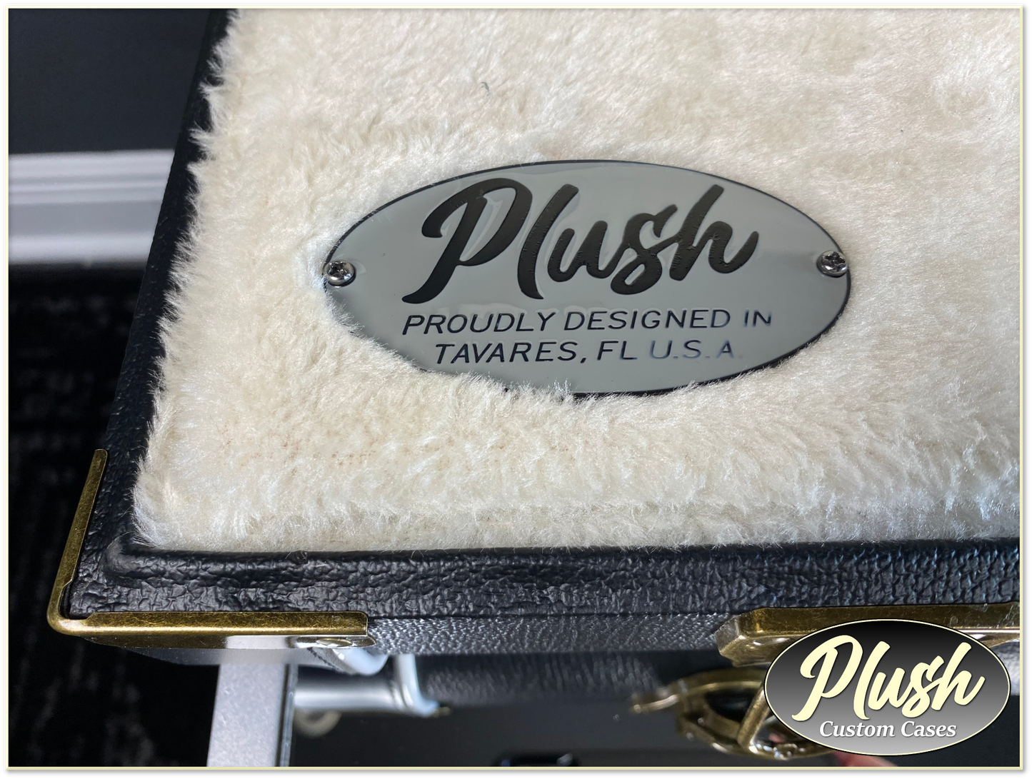 PlushCaster Tele®/Strat® Size Custom Guitar Case Black Tolex with Cream Fur